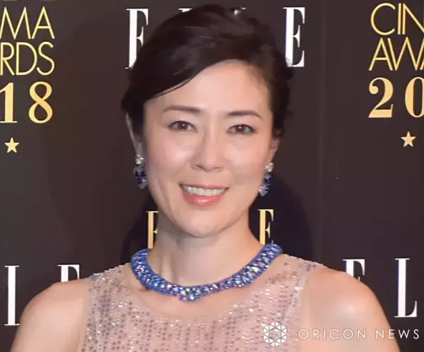 寺島しのぶ、長男・眞秀との“密着”2ショット「親子してかわいい」「素適」　リラックスした表情にほっこり