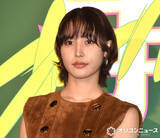 「南沙良、ミニ丈衣装から“絶対領域”　 児山隆監督はイモゾー似？「目がキマって」」の画像1