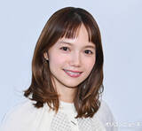 「40歳・宮崎あおい、明るいヘアスタイルの近影に反響「がっつりメイクも可愛い」「全然40に見えん！」「どんどん素敵になられていく」」の画像1