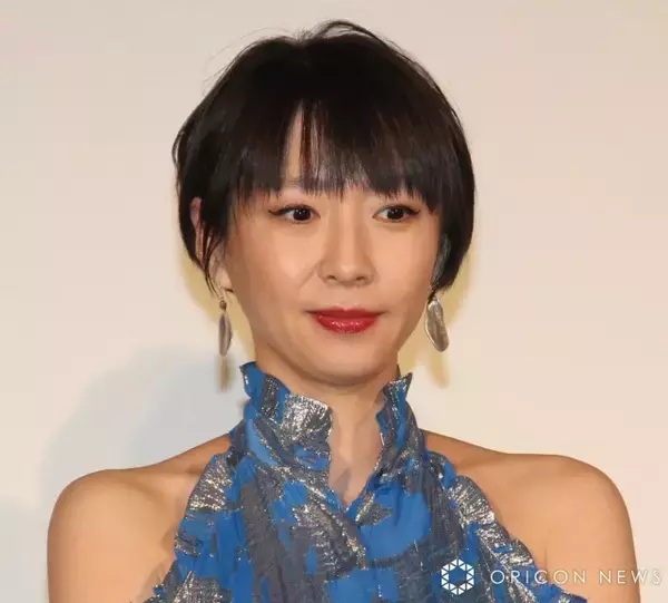 45歳・酒井若菜、近影公開に反響「安定の愛くるしさ」「笑顔が素敵で美しい」　今年で“芸歴30年”