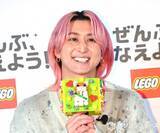 「Snow Man佐久間大介、体調不良で2日前『ラヴィット！』欠席も元気な姿　レゴ（R）を目の前に大興奮「かわいい！」」の画像1
