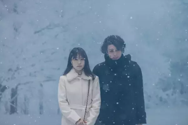 まるで『失楽園』な有村架純＆オダギリジョー、石田ひかり＆筒井道隆“あすなろ”コンビがトランポリン　映画『さとこはいつも』場面写真