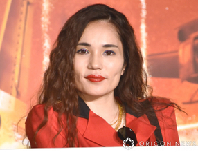 平野ノラ、4歳長女のバラエティ豊かなヘアアイテムを紹介「カワイイー」「この収納良さげですね」　ヘアアレンジも披露