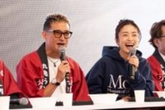 上戸彩＆松岡昌宏、うどんでギネス世界記録を達成　香川・丸亀市内…うどんすする音が響き渡る　総勢315人