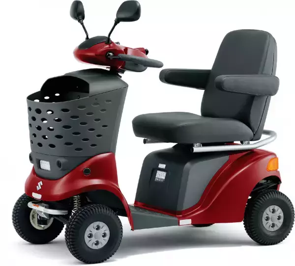 免許返納後の“足”はどうする？ 悩む高齢者と家族の選択は…日本初のシニアカーを作ったスズキの40年