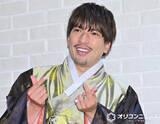「EXITりんたろー。第2子長女のお宮参りへ　妻・本郷杏奈が家族4ショット公開「幸せいっぱいの写真」「着物姿かわいいです」」の画像1
