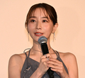 田中みな実、亀梨和也と結婚＆妊娠発表後初の公の場　報道陣の祝福に笑顔で「ありがとうございます」