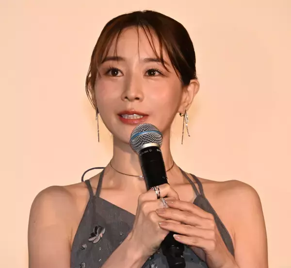 田中みな実、亀梨和也と結婚＆妊娠発表後初の公の場　報道陣の祝福に笑顔で「ありがとうございます」