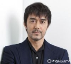 阿部寛、36年ぶりにメンズノンノ登場　鈴鹿央士との表紙に反響「かっこよすぎます」「永久保存版」