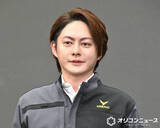「元“青汁王子”三崎優太氏、てんちむと結婚後初公の場　バイク事故に遭ったことがきっかけで新EVバイクを発売「執念です」」の画像1