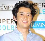 「“めちゃイケ”敦士、モデル妻＆子どもたちと“紅葉狩り”　家族4ショットに「わー素敵なお写真！」」の画像1