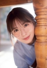 乃木坂46小川彩、祝！高校卒業グラビア　18歳の魅力満載「少しは大人っぽくなれていますか？」