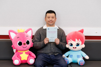 ケンドーコバヤシ、パパになって初のファミリー映画出演　『べべフィン』で恐竜役、かなでも参加