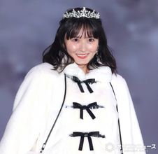【ガルアワ】乃木坂46・遠藤さくら、ティアラ輝く“リアルプリンセス”　観客のハートをわしづかみに