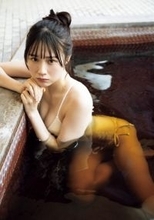 菅谷夏子、海・浴衣・入浴で見せた多彩な“清楚×艶やか”　『旬撮GIRL Vol.27』に登場