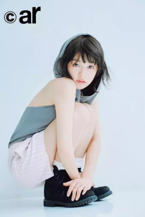 森七菜、“まぶしい”肌見せトップス姿に　“初めてのポージング”も