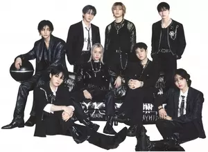 Stray Kids、大型スタンディ＆スペシャルスペースが登場　映画館を“dominATE”