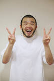 「活動休止中MOROHAのアフロ、1stアルバムリリースが決定　リリース記念2マンツアーも」の画像1