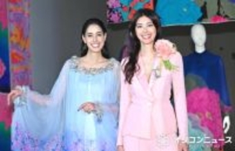 森泉＆森星姉妹、祖母・森英恵さん展覧会へ　生誕100周年で共に過ごした時間を回顧