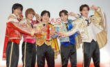 「【FNS歌謡祭】M!LK、宝塚歌劇団花組とコラボ「惚れちゃうぜ滅！」「景気が良い！」　花組の粋なサプライズも話題に」の画像1