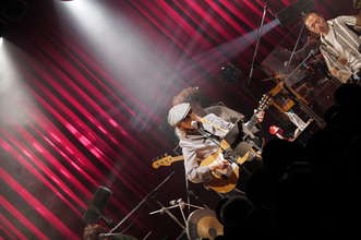 細野晴臣、USツアー目前にプレライブ　退院翌日にステージ、盟友・高橋幸宏さんに捧げる「Stella」初披露【オフィシャルライブレポート】