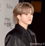 「MAZZEL・RAN、注目は胸元の赤いワンポイント「黒でまとめていますけど」」の画像1