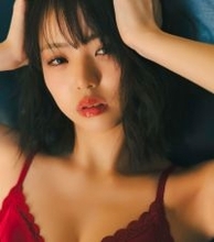 「#Mooove!」新メンバー・織莉叶、大人クールな赤ランジェリーに挑戦「大人っぽい織莉叶もどうですか」