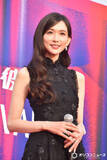 「【横浜国際映画祭】リン・チーリン、黒のロングドレスから美脚を大胆披露　審査員は「光栄」」の画像1