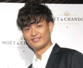 宮古島移住の中村昌也、「長い付き合い」俳優との2ショット公開