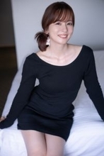 皆藤愛子、16年ぶり写真集が決定　プールやテラスでリラックスした表情も「一緒にお休みを過ごすような感覚で」