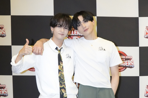 FANTASTICS八木勇征＆中島颯太、ソロデビュー曲＆新曲サプライズ歌唱　『山羊と犬』海外単独ライブへの思い語る【ライブレポート】