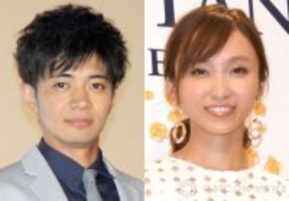 吉木りさ、家族での潮干狩りショットを披露「ご主人の画になる立ち方は必須なのですね」