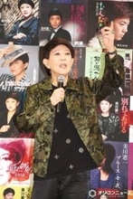 美川憲一、B'z松本孝弘から誕生日にエルメスのブランケット　寿司屋で食事も