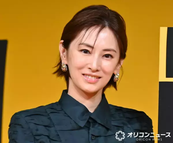北川景子「あと何日かで40歳」　30代最後のオフショットでスマホに貼られた“意外なもの”に反響「シールが気になる」