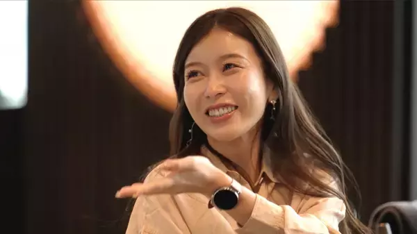 34歳美人社長が“婚約初夜”でセクシーすぎる大胆密着行動「1ミリも離れてない」