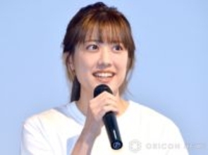 福田沙紀、太もも全開“超ミニ”美脚スタイルで波遊び「めっちゃ夏ですね」「素敵です」