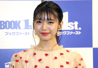 市川美織『ちいかわ』衝撃の鑑賞回数　全身グッズだらけの姿にネットざわつく「これは、声かけられるわ」