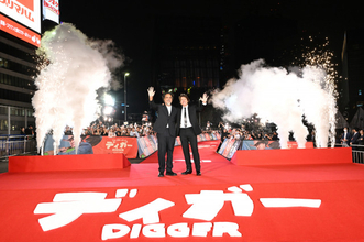 トム・クルーズ、初めて「トムの日」に来日イベント　銀座・KK線でファン700人と交流「心から愛しています」