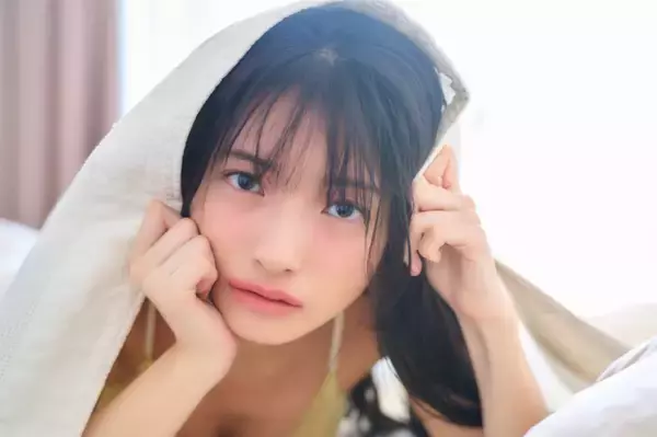 元アイドル「虹コン」の蛭田愛梨、「顔面国宝」が見つめるショット公開