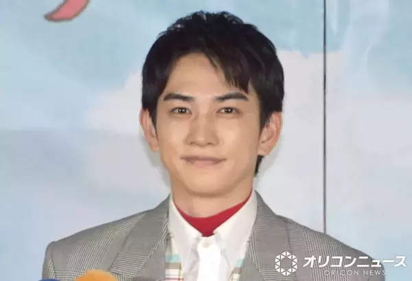 「髭生えてるー!!」町田啓太、“プライベート感あふれる”近影公開に反響「色気にクラクラ」「少し痩せました？」