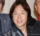 「佐藤弘道、初孫“抱っこ”の2ショットに反響「可愛い」「似てますね」「お兄さんがおじいちゃんの顔だぁ」　長男に第1子が誕生」の画像1