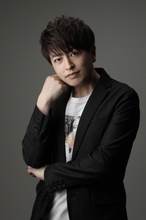 緑川光、“娘”の十王星南を撮影　お気に入りカットに「いいお父さんしてますね」「4枚目のポーズ好き」