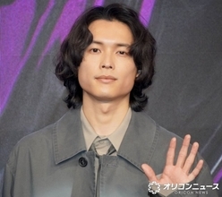 松村北斗、起床時は“めざまし時計”派「壊れては買い直して」　ムロツヨシも共感