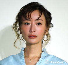 松本まりか、“一目惚れ”で購入した自宅インテリアを披露「オシャレ過ぎ」「素敵」　手料理囲む温かい夜に反響