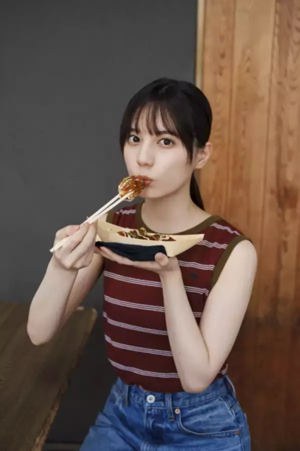 日向坂46小坂菜緒、故郷・大阪でリラックスした姿　“こさかなと帰ろう！”グラビア