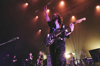 ブルーノ・マーズのバックも務める人気ギタリスト、マテウス・アサトが初の単独来日公演で1500人圧倒　追加公演も決定