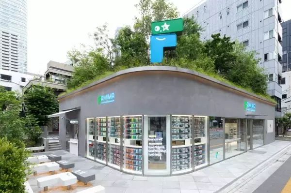 ファミマ、初の旗艦店オープン　アパレルブランド「コンビニエンスウェア」国内最大の売場に