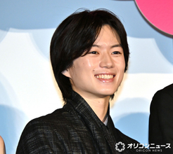 奥智哉、天然なあいさつに笑いが起きる　尾上松也は覚えたての“メロい”を連呼