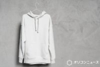 「部屋着に見えない」スウェットの着こなし術、ユニクロが8つのコツを紹介　“大人っぽく着る”コーディネート例も公開