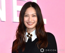 大政絢、美太もも輝く美脚ショット「圧巻美脚」「凄くきれい」「素晴らしい」